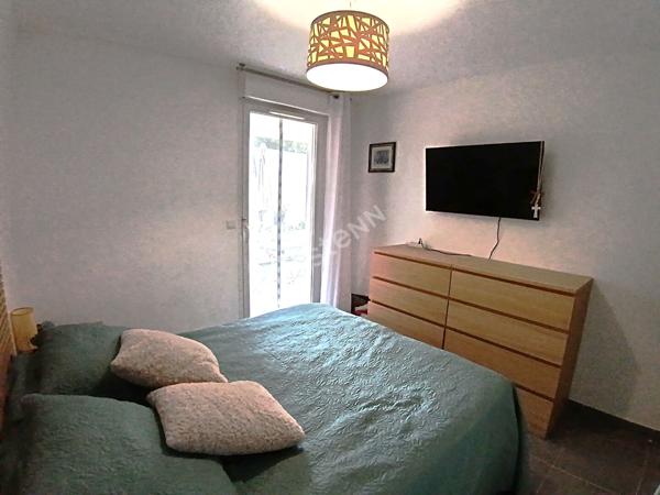 Six-fours Rez de Jardin, appartement T3 de 65 m² , jardin de 80 m², place de parking et cave.