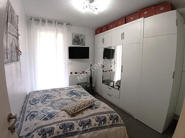 Six-fours Rez de Jardin, appartement T3 de 65 m² , jardin de 80 m², place de parking et cave.
