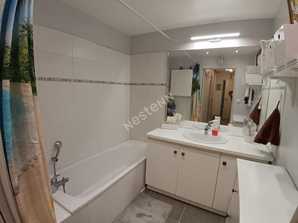 Six-fours Rez de Jardin, appartement T3 de 65 m² , jardin de 80 m², place de parking et cave.