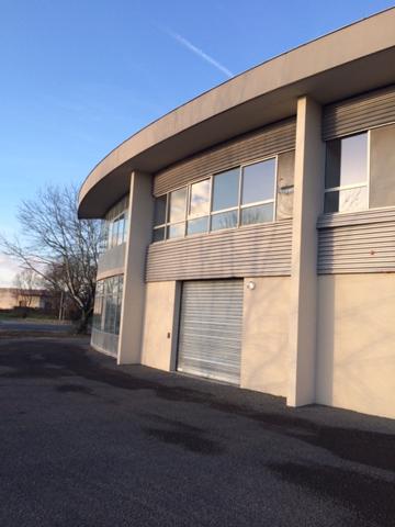 A vendre Murs commerciaux N°7-16 loué 45 m2 à Bruges