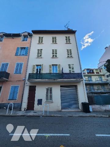 immeuble  11 bd jacques ugo 06220 Vallauris composé de de deux studios,  quatre 2p et 1 local.