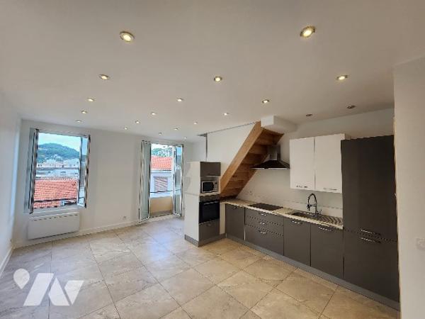 immeuble  11 bd jacques ugo 06220 Vallauris composé de de deux studios,  quatre 2p et 1 local.