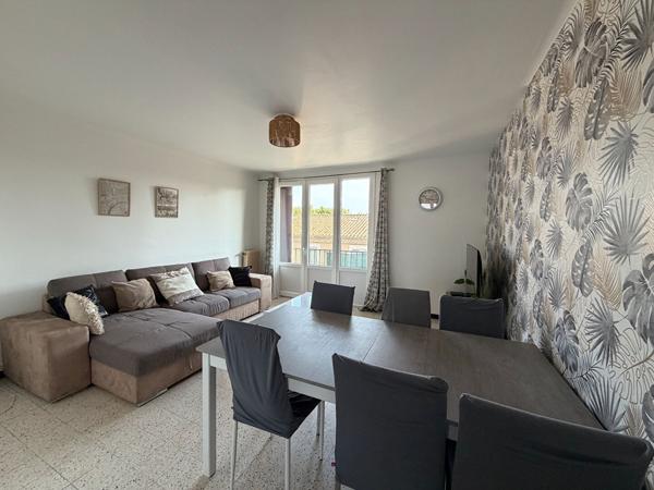 Location appartement T4 meublé de 79 m² avec balcons et parking à Carcassonne