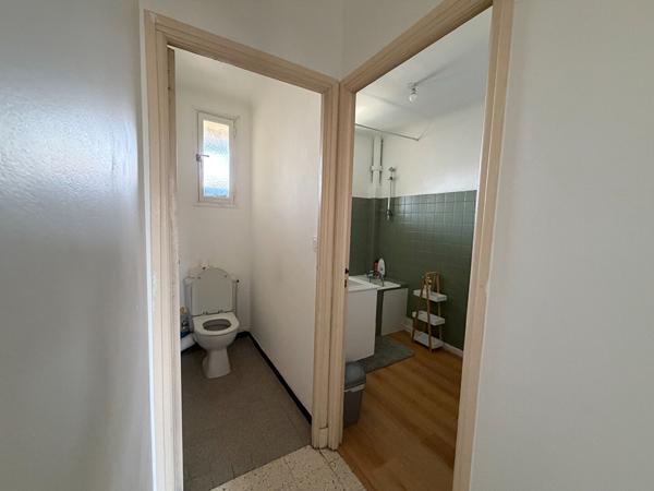 Location appartement T4 meublé de 79 m² avec balcons et parking à Carcassonne