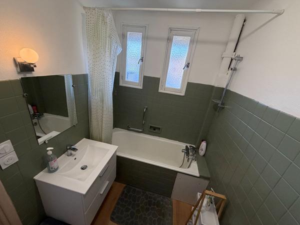 Location appartement T4 meublé de 79 m² avec balcons et parking à Carcassonne