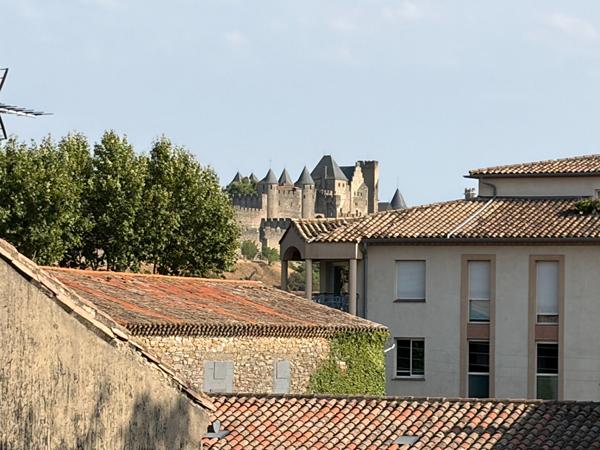 Location appartement T4 meublé de 79 m² avec balcons et parking à Carcassonne
