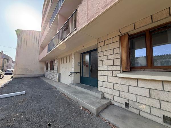 Location appartement T4 meublé de 79 m² avec balcons et parking à Carcassonne