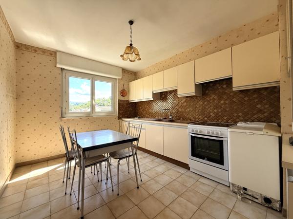 Appartement
         4 pièces
        - 89 m² 129 000 € *