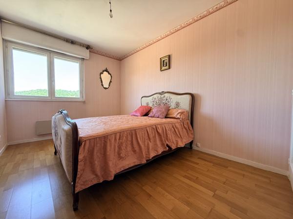 Appartement
         4 pièces
        - 89 m² 129 000 € *
