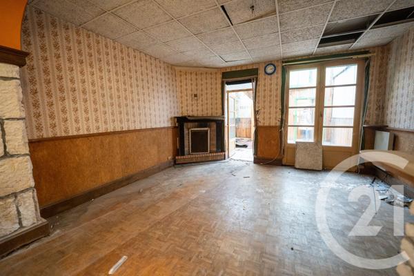 Appartement F4 à vendre  4 pièces - 102 m 2   SAUJON  - 17