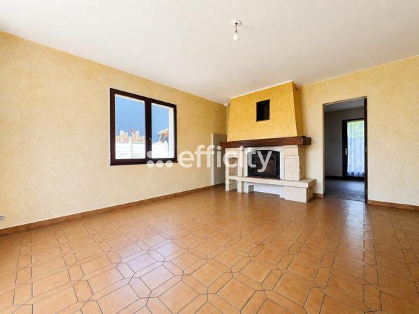 Maison
         5 pièces
        - 115 m² 199 000 € *