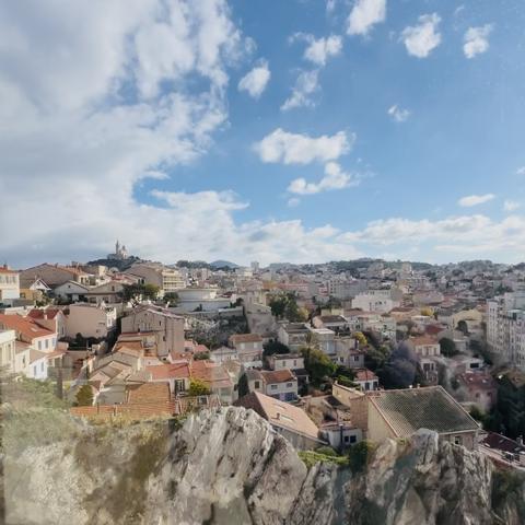 Marseille (13007) VENTE APPARTEMENT TRAVERSANT TYPE 3 BALCON VUE MER VALLON DES AUFFES NOTRE DAME 72,54 M2 CARREZ BD CIEUSSA 13