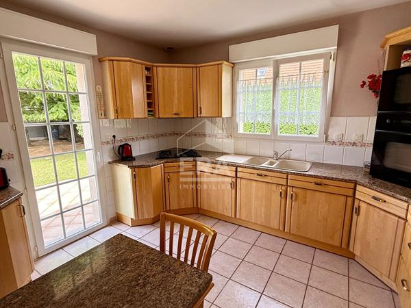 Maison familiale 5 pièces - 3 chambres dont suite parentale - Sous-sol total