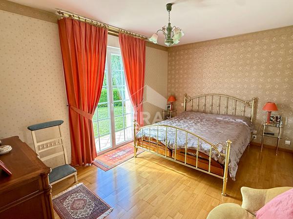 Maison familiale 5 pièces - 3 chambres dont suite parentale - Sous-sol total