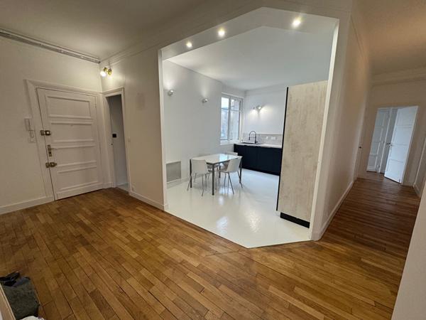 Appartement T3 entièrement rénové - Hyper centre-ville