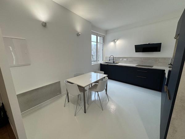 Appartement T3 entièrement rénové - Hyper centre-ville