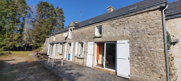 Questembert, longère indépendante à rafraichir sur 5Ha de bois