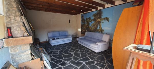 Questembert, longère indépendante à rafraichir sur 5Ha de bois