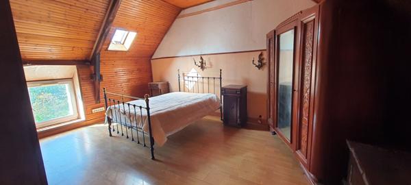 Questembert, longère indépendante à rafraichir sur 5Ha de bois