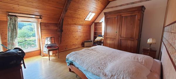 Questembert, longère indépendante à rafraichir sur 5Ha de bois