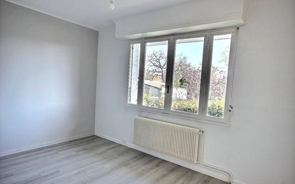 Maison à vendre    7 pièces • 195 m2 Lescar