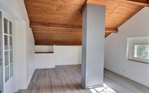 Maison à vendre    7 pièces • 195 m2 Lescar