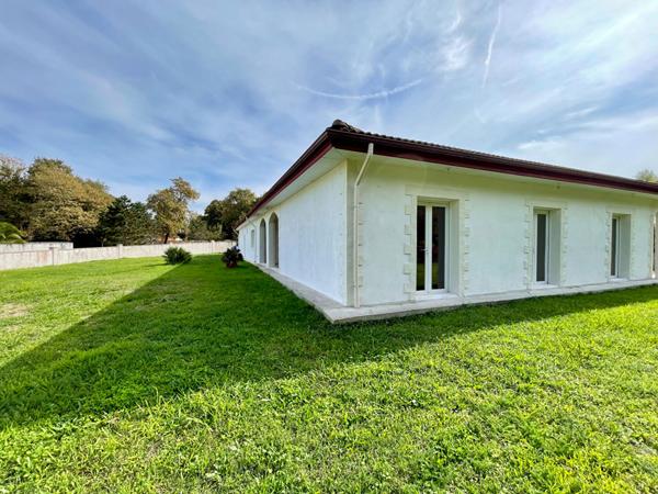 A vendre Maison plain-pied Saint Pierre Du Mont 4 chambres combles garage double patio