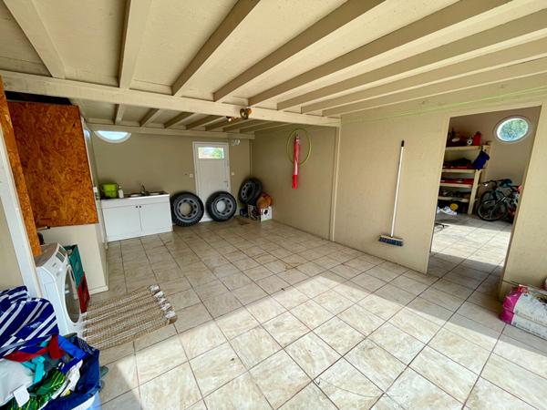 A vendre Maison plain-pied Saint Pierre Du Mont 4 chambres combles garage double patio