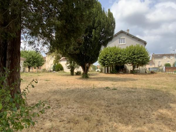 Maison
         11 pièces
        - 226 m² 249 000 € *