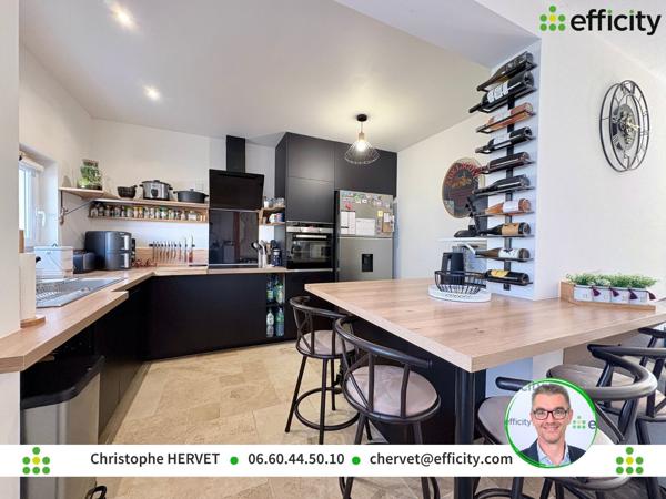 Maison
         5 pièces
        - 94 m² 272 000 € *