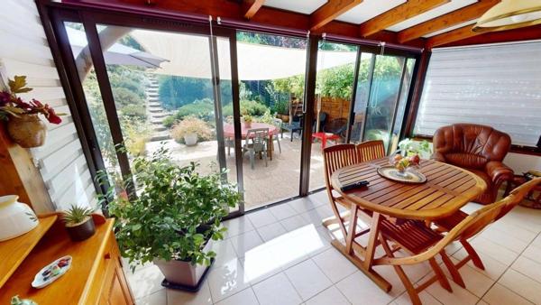 Maison familiale, terrain de 575 m², garage et sous-sol