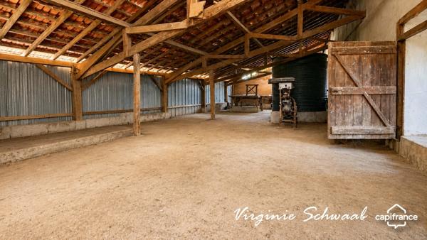 TILH (40) – Maison de 9 pièces avec dépendances sur plus de 3 000 m² de terrain