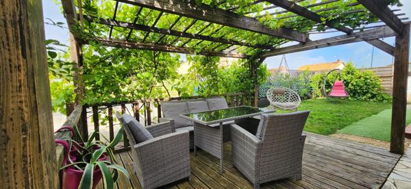 ROUILLE - PLAIN PIED - 3 CHAMBRES - JARDIN