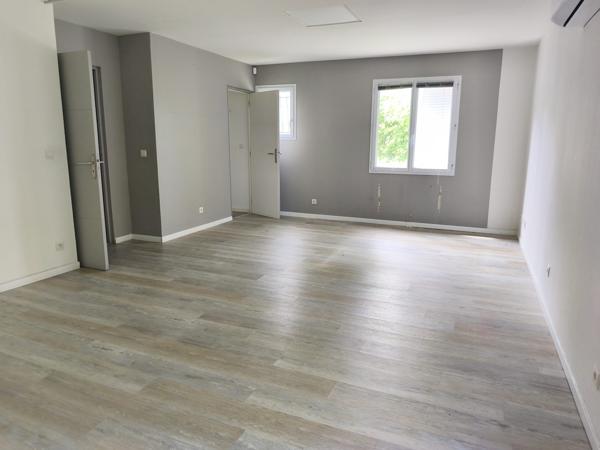 Maison – Local d’activité Saint Vivien 139m²