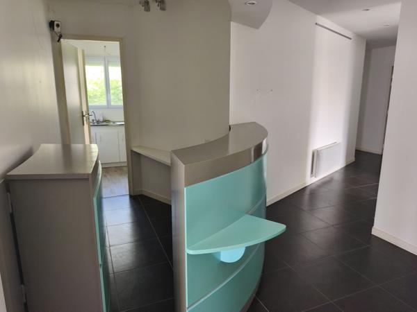 Maison – Local d’activité Saint Vivien 139m²