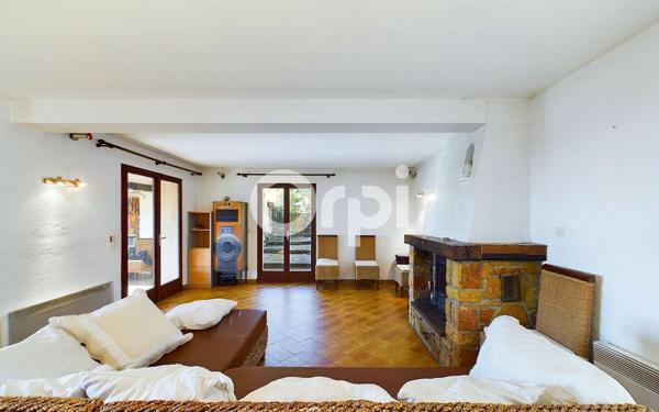 Maison à vendre    5 pièces •  Mandelieu-la-Napoule