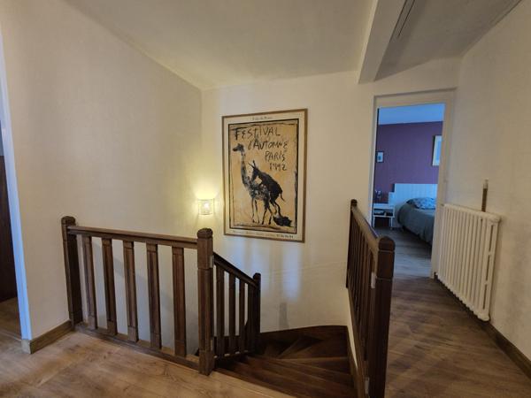 Maison familiale lumineuse et spacieuse.