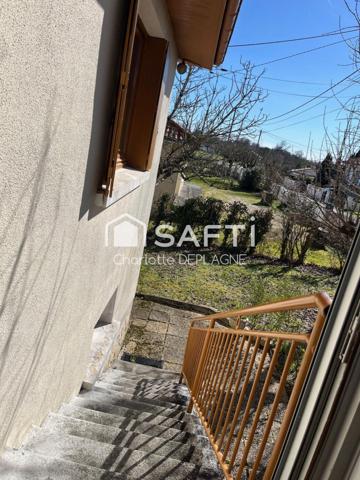 Belle maison sur sous-sol