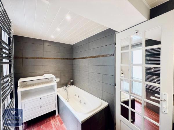 Appartement à louer 4 pièces 101.85m²