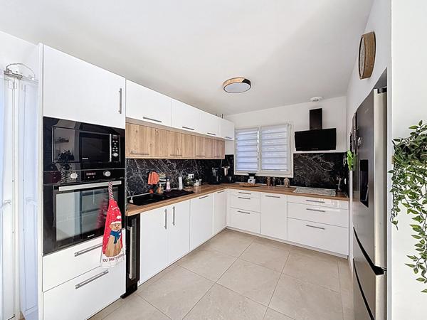 Maison T4 de 80m² dans un secteur calme- Piscine, garage