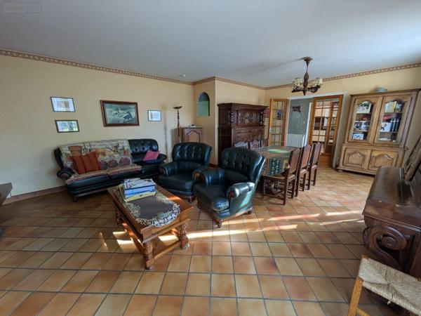 Maison à vendre à Yvré-l'Évêque dans la Sarthe (72530), ref : l800239412