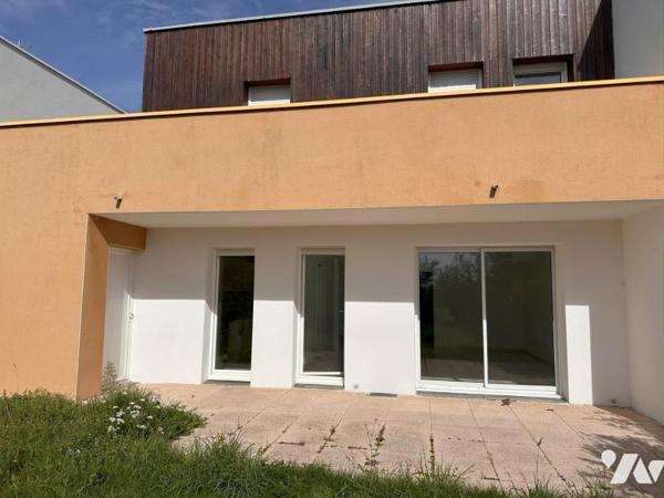 A VENDRE 56 VANNES Est, maison mitoyenne sur jardin sud 239 m²,