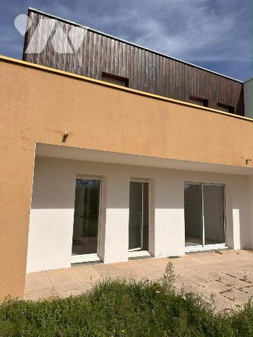 A VENDRE 56 VANNES Est, maison mitoyenne sur jardin sud 239 m²,