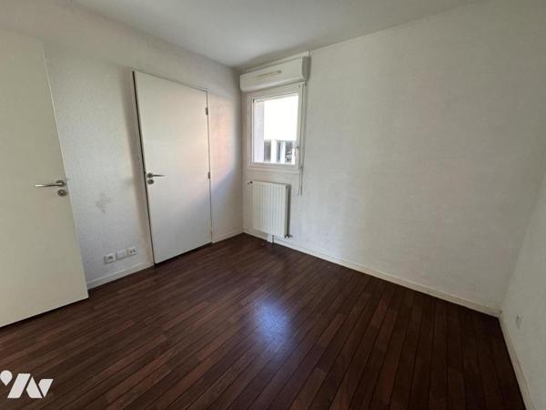 A VENDRE 56 VANNES Est, maison mitoyenne sur jardin sud 239 m²,