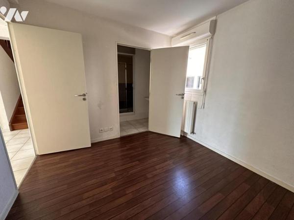 A VENDRE 56 VANNES Est, maison mitoyenne sur jardin sud 239 m²,