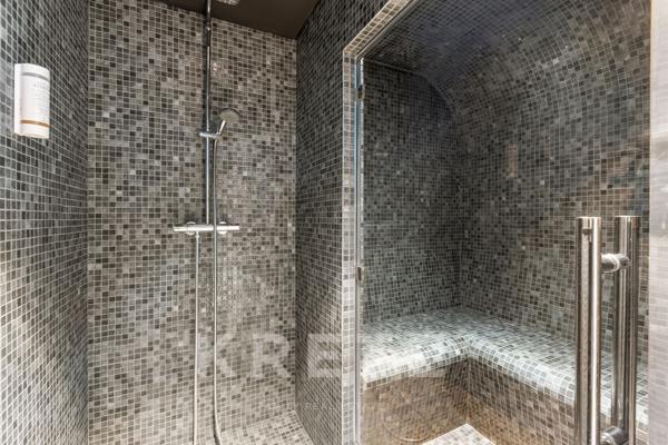 Sainte-Maxime, magnifique villa provençale proche des plages.