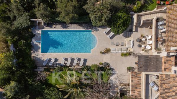 Sainte-Maxime, magnifique villa provençale proche des plages.