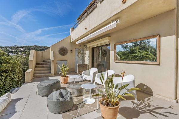 Sainte-Maxime, magnifique villa provençale proche des plages.