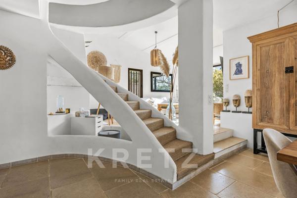 Sainte-Maxime, magnifique villa provençale proche des plages.