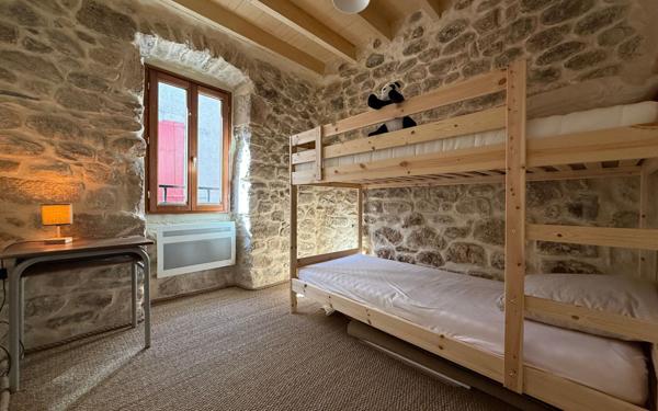 Maison à vendre    2 pièces •  Joyeuse